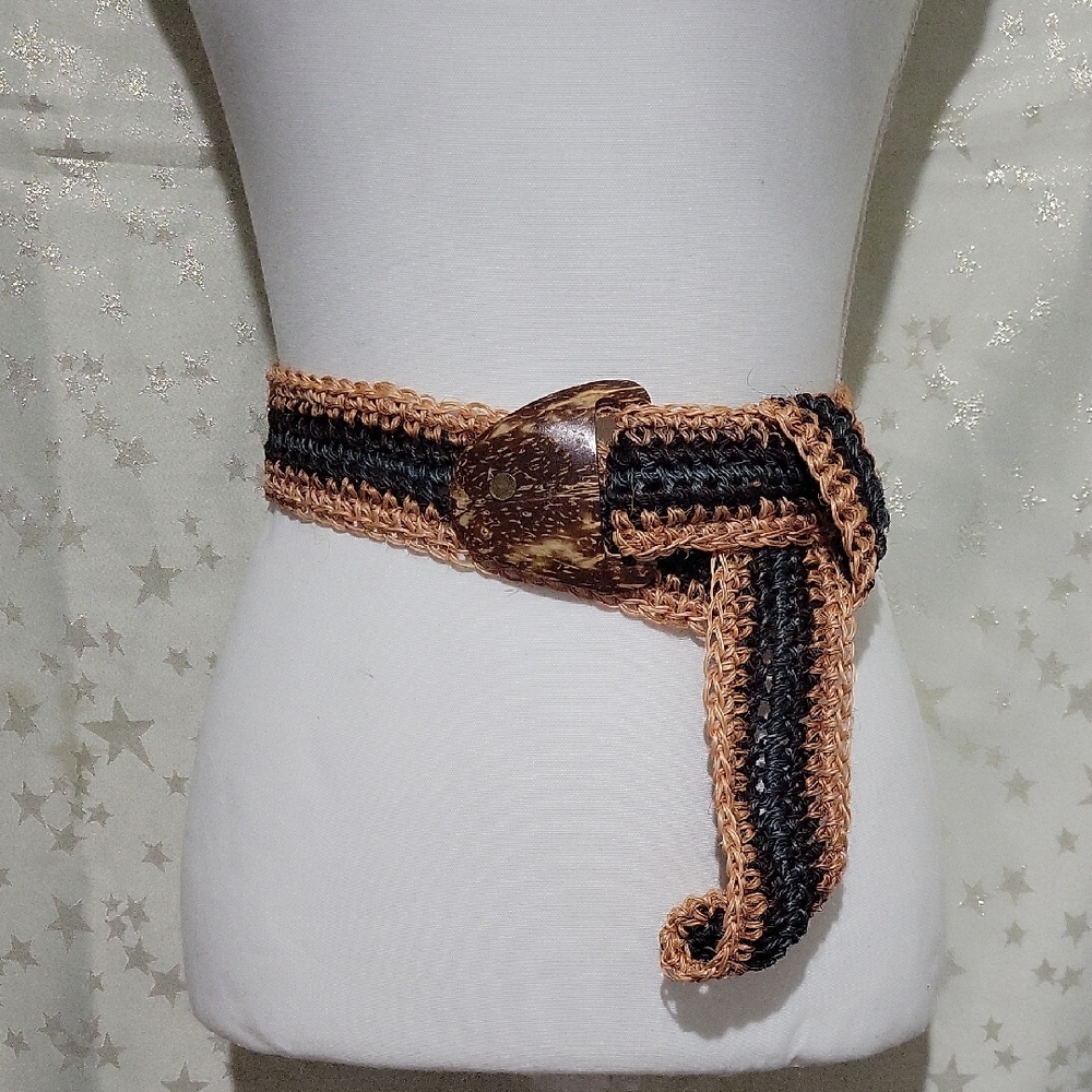 Vintage Women's Crochet Belt with Wood Toggle - Black and Tan Adjustable